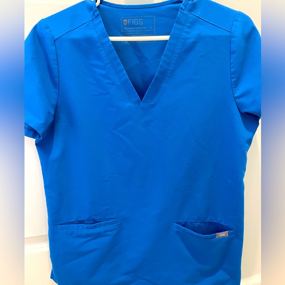 Women’s FIGS small scrub top royal blue - Picture 3 of 3